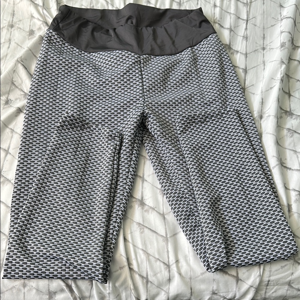 New Gray Patterned Leggings